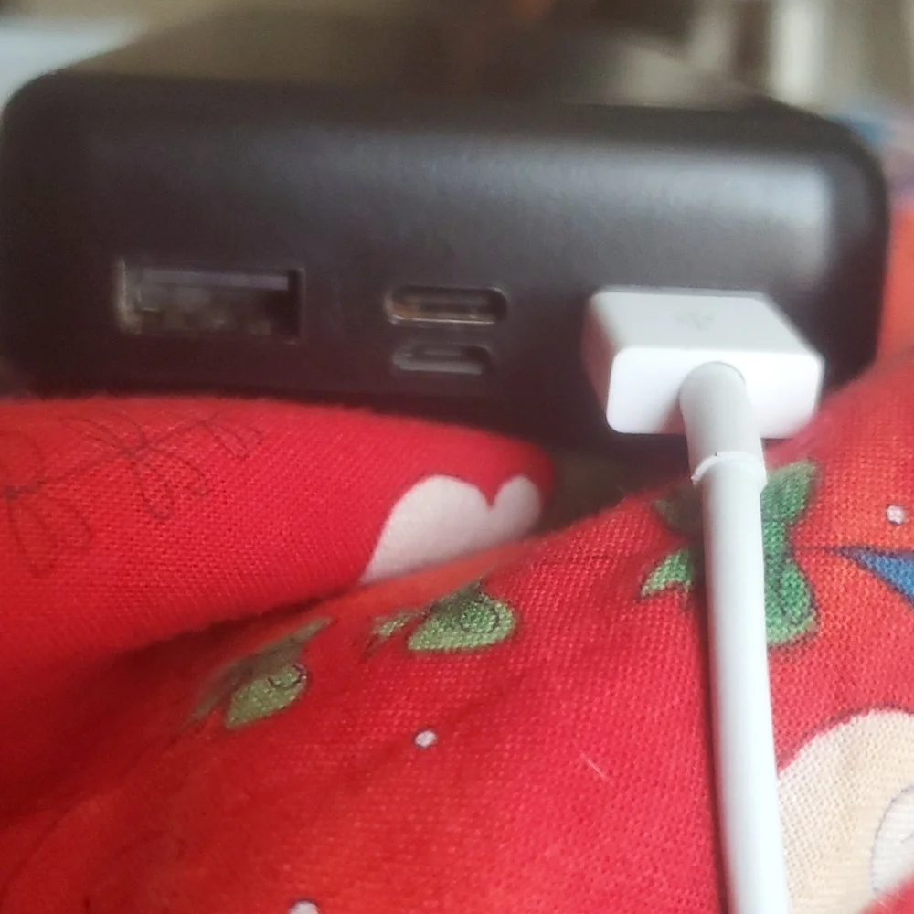 Tzumi Black Tablet Charger